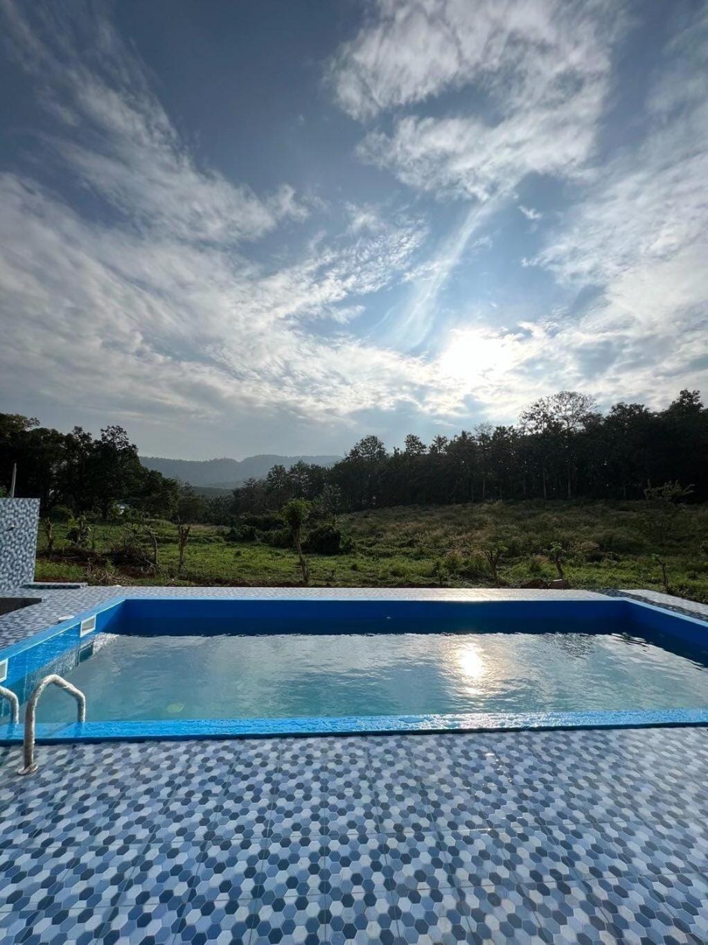Wildglamps Athirappilly Hotel Bagian luar foto